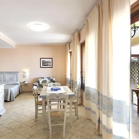 Lido Chelo Aparthotel 3*
